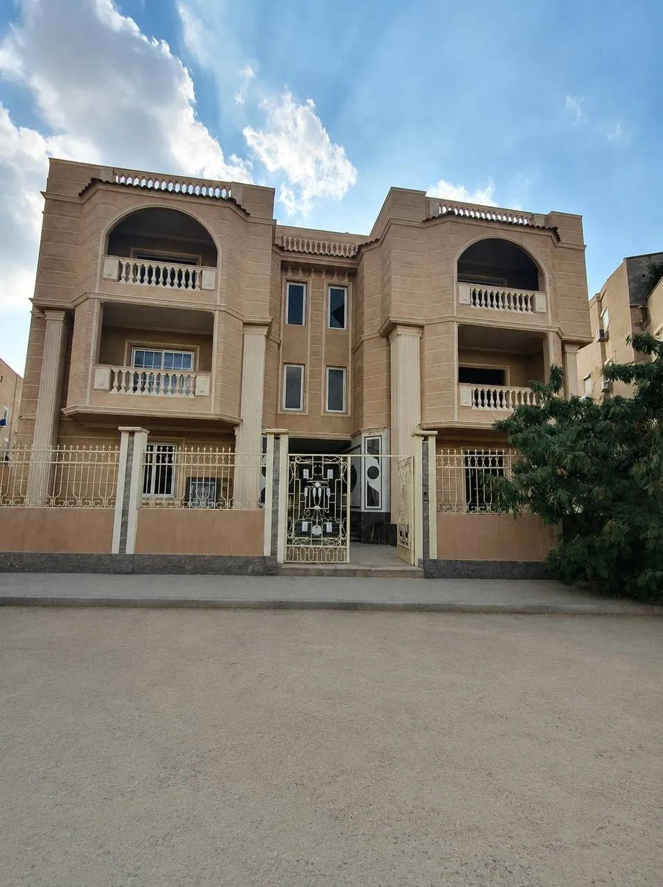 Meet Halfa - ديكوريشن هاوس